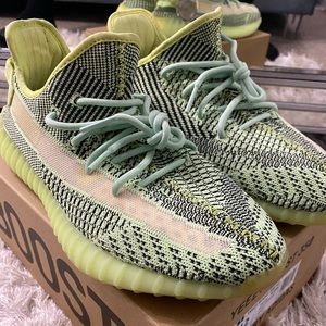 Yeezys YEEREE (Non reflective) sz 12